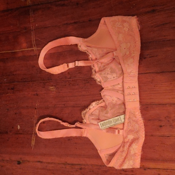 Victoria's Secret Pink Lace Bra - Picture 4 of 7